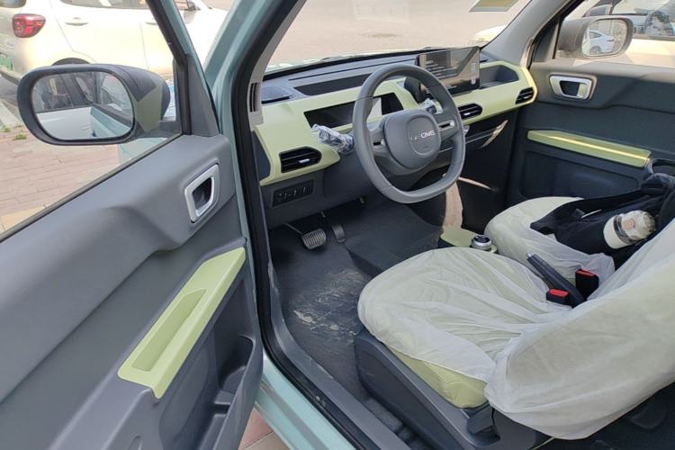 Used Geely Galaxy Panda 2024 Panda Mini 200km Endurance Bear Driver Seat