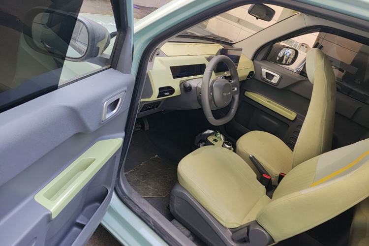 Used Geely Galaxy Panda 2024 Panda Mini 200km Endurance Bear Driver Seat