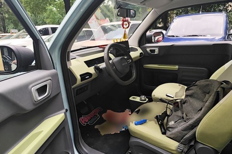 Used Geely Galaxy Panda 2024 Panda Mini 200km Endurance Bear Driver Seat