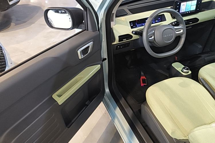 Used Geely Galaxy Panda 2024 Panda Mini 200km Endurance Bear Driver Seat