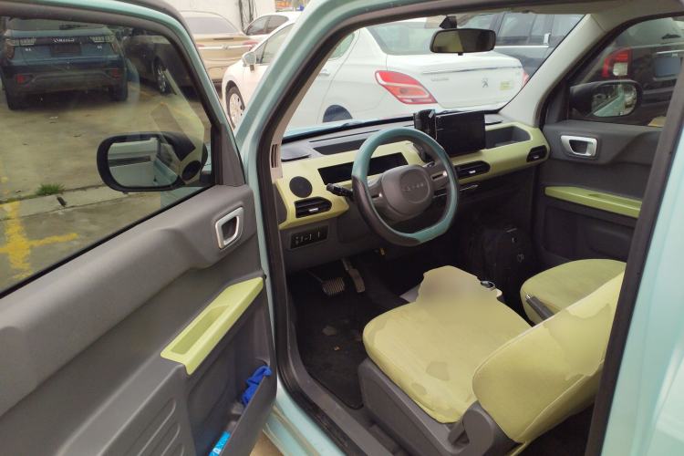 Used Geely Galaxy Panda 2024 Panda Mini 200km Endurance Bear Driver Seat