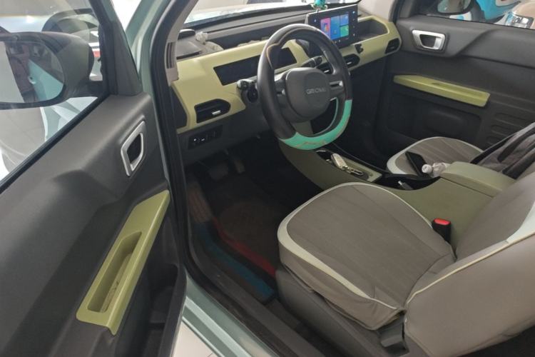 Used Geely Galaxy Panda 2024 Panda Mini 200km Endurance Bear Driver Seat