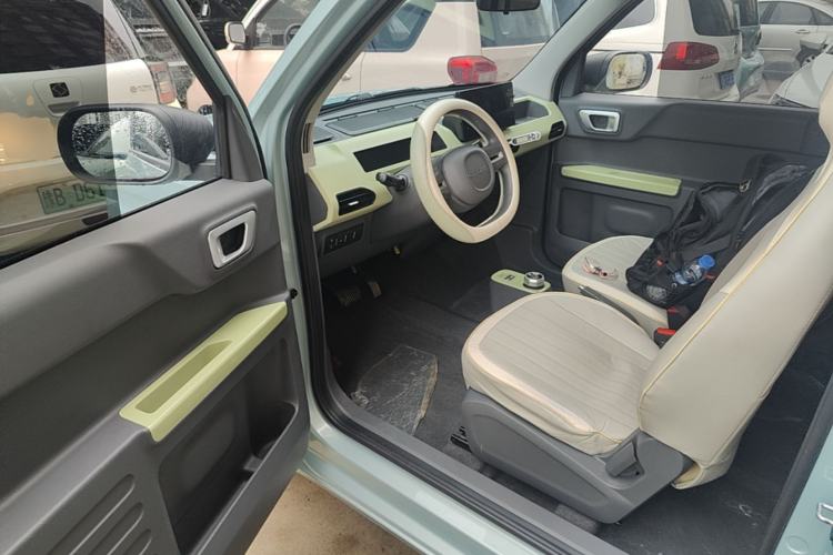 Used Geely Galaxy Panda 2024 Panda Mini 200km Endurance Bear Driver Seat