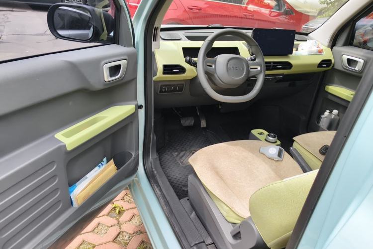 Used Geely Galaxy Panda 2024 Panda Mini 200km Endurance Bear Driver Seat