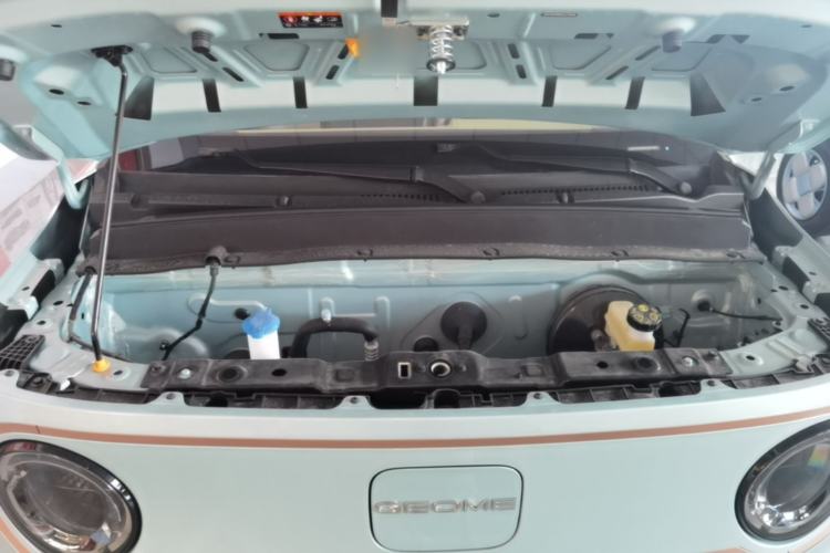 Used Geely Galaxy Panda 2024 Panda Mini 200km Endurance Bear Engine Bay