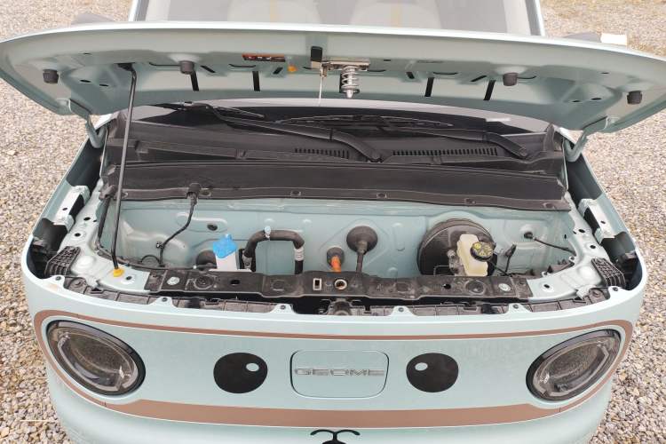 Used Geely Galaxy Panda 2024 Panda Mini 200km Endurance Bear Engine Bay
