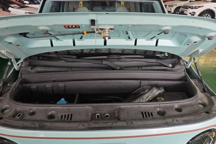Used Geely Galaxy Panda 2024 Panda Mini 200km Endurance Bear Engine Bay