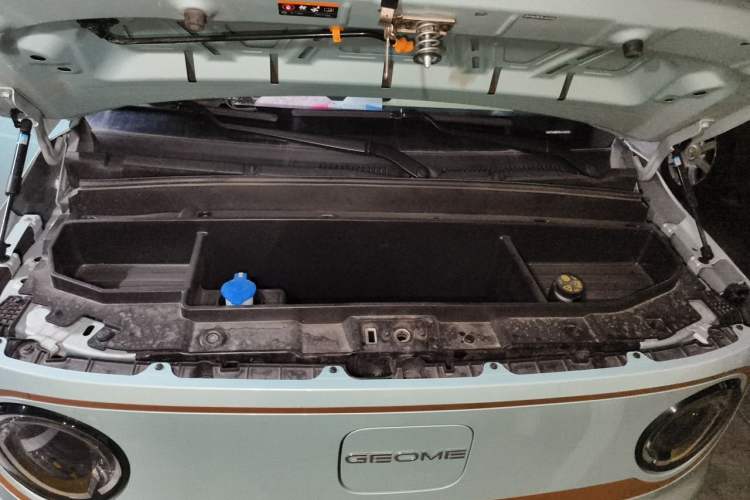 Used Geely Galaxy Panda 2024 Panda Mini 200km Longteng PRO Edition Engine Bay