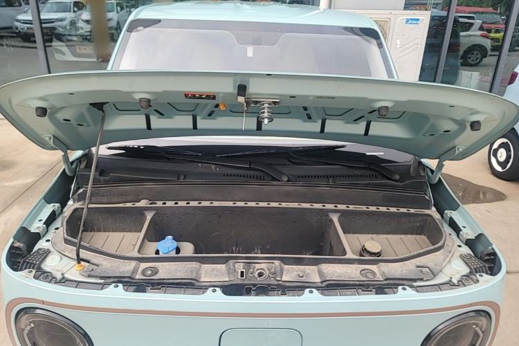Used Geely Galaxy Panda 2024 Panda Mini 200km Endurance Bear Engine Bay