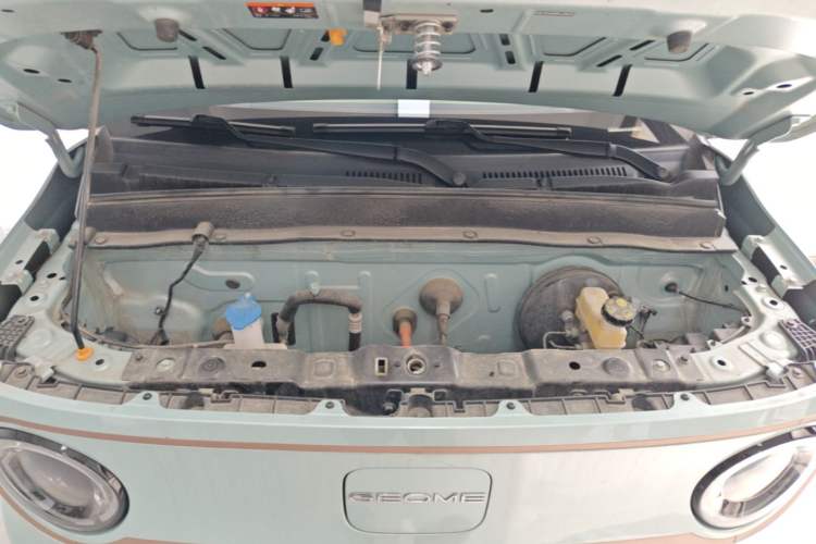 Used Geely Galaxy Panda 2024 Panda Mini 200km Endurance Bear Engine Bay