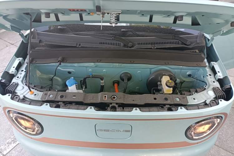 Used Geely Galaxy Panda 2024 Panda Mini 200km Endurance Bear Engine Bay