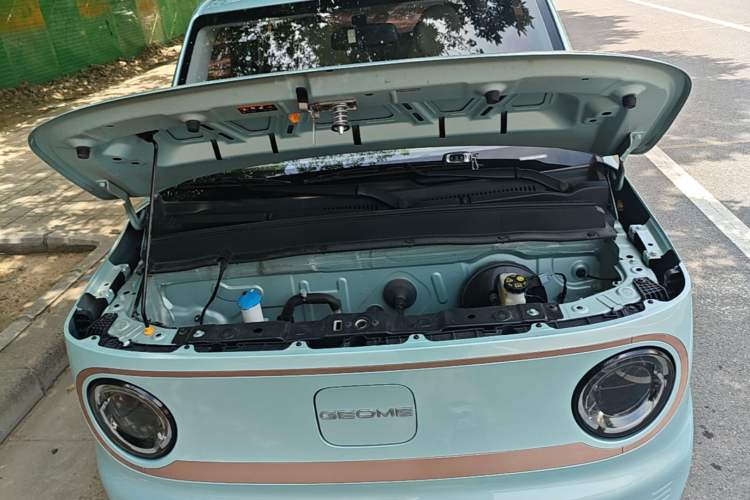 Used Geely Galaxy Panda 2024 Panda Mini 200km Endurance Bear Engine Bay