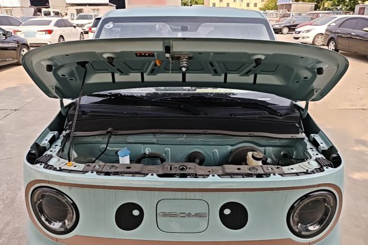 Used Geely Galaxy Panda 2024 Panda Mini 200km Endurance Bear Engine Bay