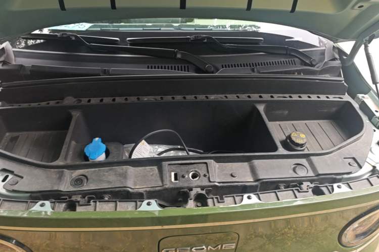 Used Geely Galaxy Panda 2024 Panda Mini 200km Endurance Bear Engine Bay