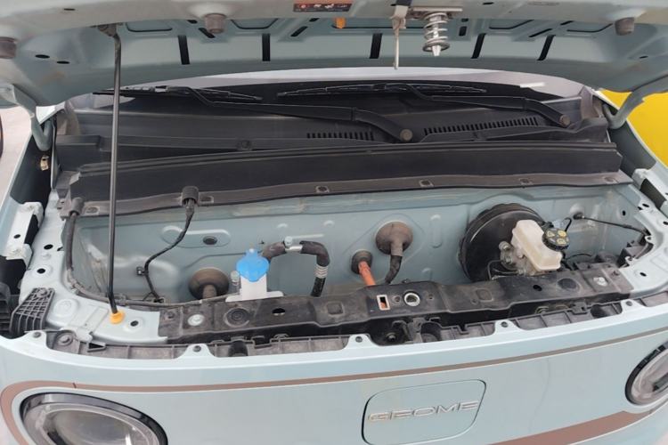 Used Geely Galaxy Panda 2024 Panda Mini 200km Endurance Bear Engine Bay