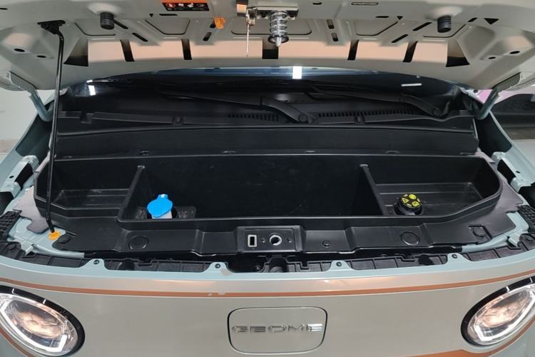 Used Geely Galaxy Panda 2024 Panda Mini 200km Endurance Bear Engine Bay