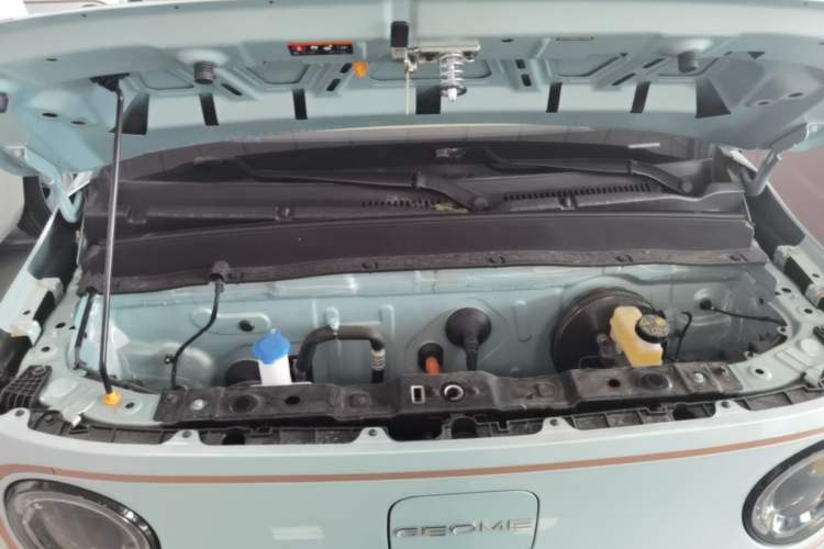 Used Geely Galaxy Panda 2024 Panda Mini 200km Endurance Bear Engine Bay