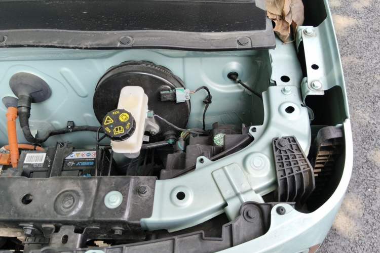 Used Geely Galaxy Panda 2024 Panda Mini 200km Endurance Bear Engine Bay Left