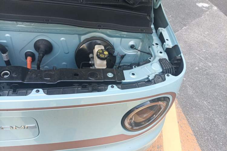 Used Geely Galaxy Panda 2024 Panda Mini 200km Endurance Bear Engine Bay Left