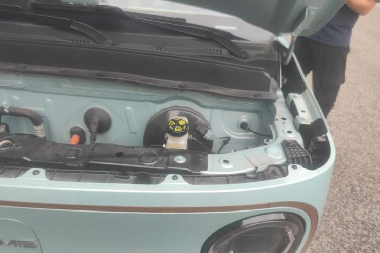 Used Geely Galaxy Panda 2024 Panda Mini 200km Endurance Bear Engine Bay Left