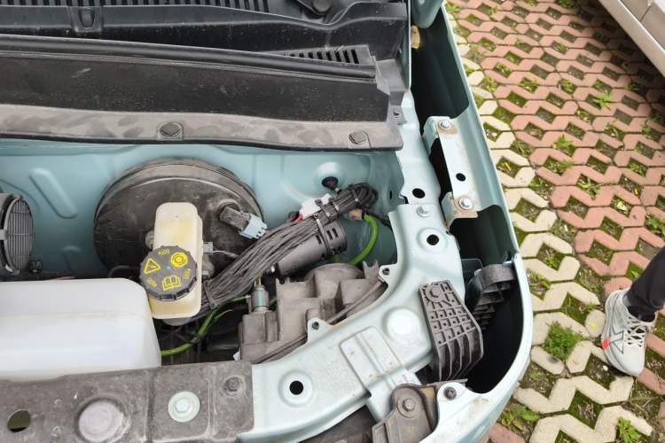 Used Geely Galaxy Panda 2024 Panda Mini 200km Endurance Bear Engine Bay Left