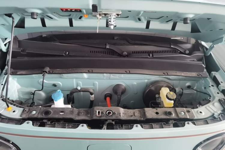 Used Geely Galaxy Panda 2024 Panda Mini 200km Endurance Bear Engine Bay