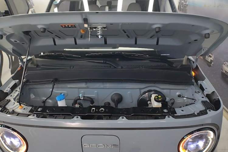 Used Geely Galaxy Panda 2024 200km Panda Kart Engine Bay