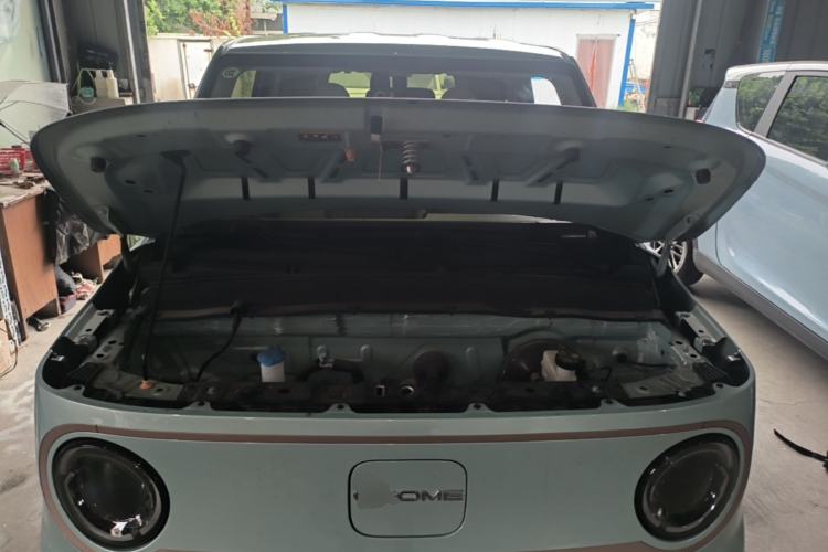 Used Geely Galaxy Panda 2024 Panda Mini 200km Endurance Bear Engine Bay