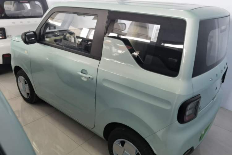 Used Geely Galaxy Panda 2024 Panda Mini 200km Endurance Bear Exterior 2