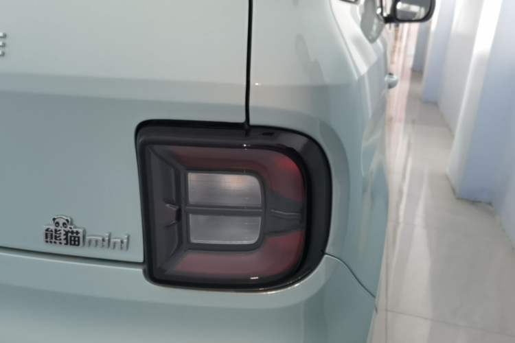 Used Geely Galaxy Panda 2024 Panda Mini 200km Endurance Bear Exterior 3