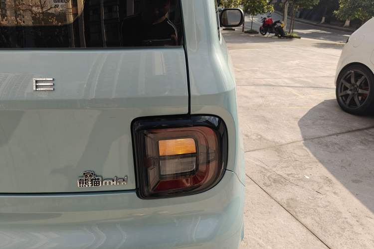 Used Geely Galaxy Panda 2024 Panda Mini 200km Endurance Bear Exterior 3