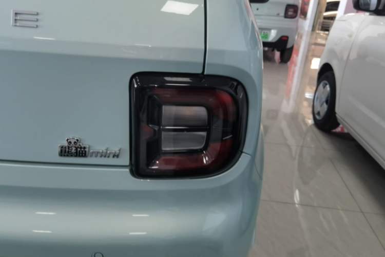 Used Geely Galaxy Panda 2024 Panda Mini 200km Endurance Bear Exterior 3