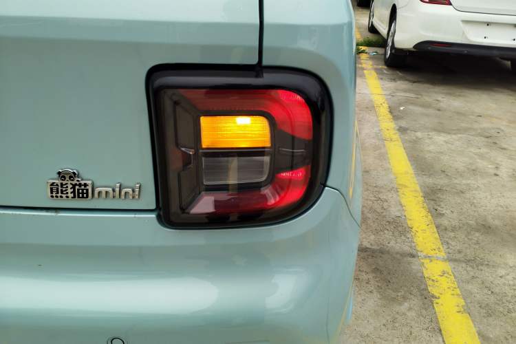 Used Geely Galaxy Panda 2024 Panda Mini 200km Endurance Bear Exterior 3