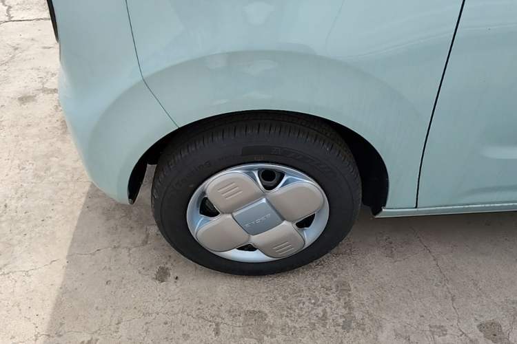 Used Geely Galaxy Panda 2024 Panda Mini 200km Endurance Bear Exterior 4