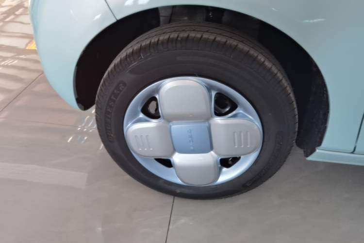 Used Geely Galaxy Panda 2024 Panda Mini 200km Endurance Bear Exterior 4
