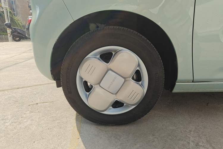 Used Geely Galaxy Panda 2024 Panda Mini 200km Endurance Bear Exterior 4