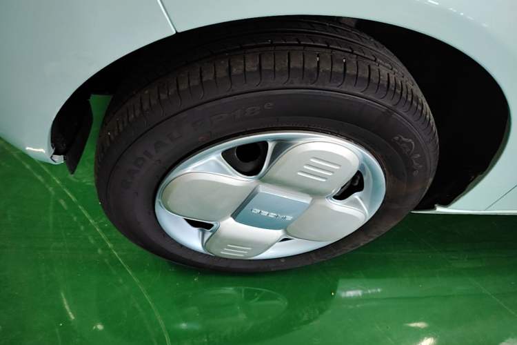 Used Geely Galaxy Panda 2024 Panda Mini 200km Endurance Bear Exterior 4