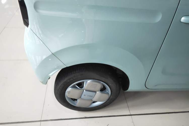 Used Geely Galaxy Panda 2024 Panda Mini 200km Endurance Bear Exterior 4