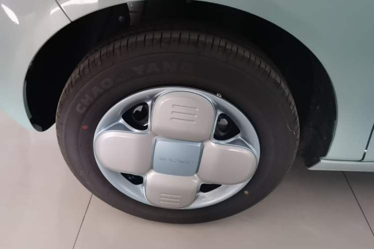 Used Geely Galaxy Panda 2024 Panda Mini 200km Endurance Bear Exterior 4
