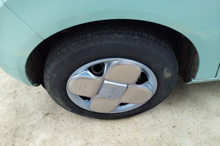 Used Geely Galaxy Panda 2024 Panda Mini 200km Endurance Bear Exterior 4