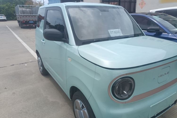 Used Geely Galaxy Panda 2024 Panda Mini 200km Longteng PRO Edition Front Right 45 Deg