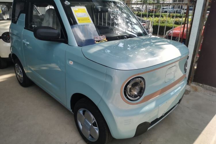Used Geely Galaxy Panda 2024 Panda Mini 200km Endurance Bear Front Right 45 Deg