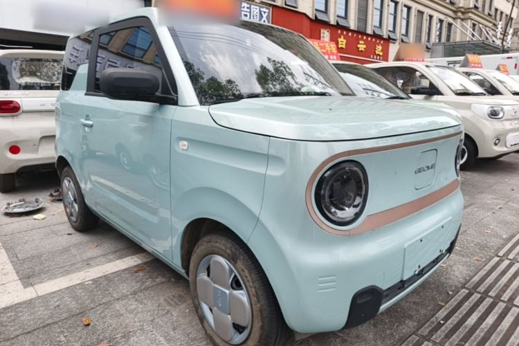 Used Geely Galaxy Panda 2024 Panda Mini 200km Endurance Bear Front Right 45 Deg