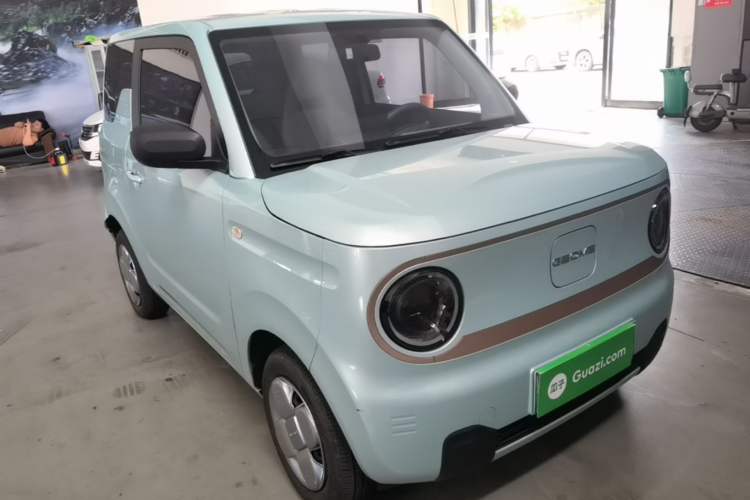 Used Geely Galaxy Panda 2024 Panda Mini 200km Endurance Bear Front Right 45 Deg