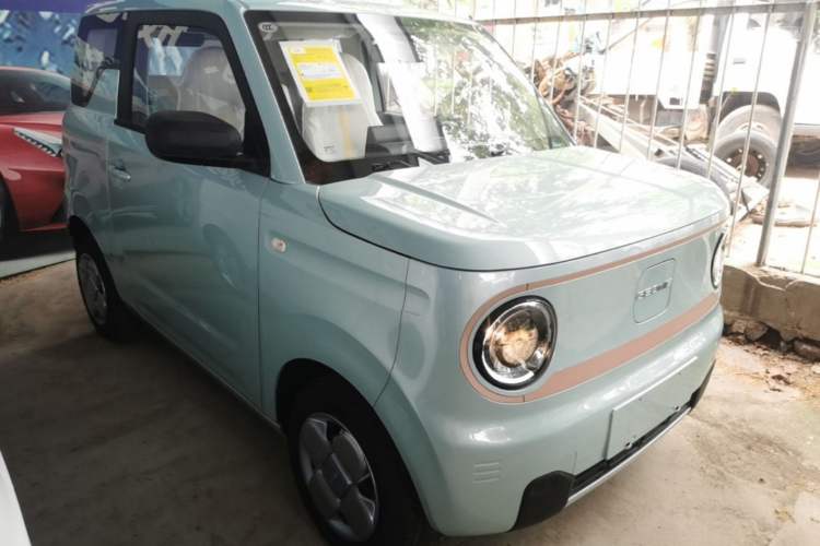 Used Geely Galaxy Panda 2024 Panda Mini 200km Endurance Bear Front Right 45 Deg