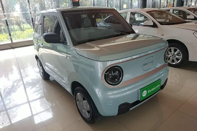 Used Geely Galaxy Panda 2024 Panda Mini 200km Endurance Bear Front Right 45 Deg