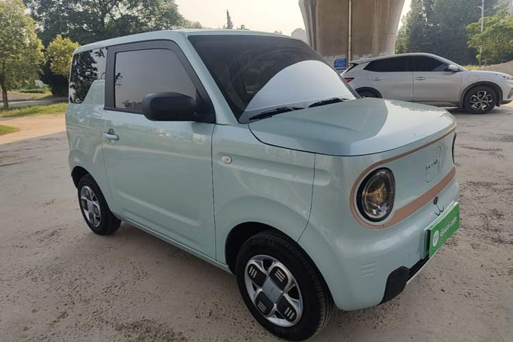 Used Geely Galaxy Panda 2024 Panda Mini 200km Endurance Bear Front Right 45 Deg