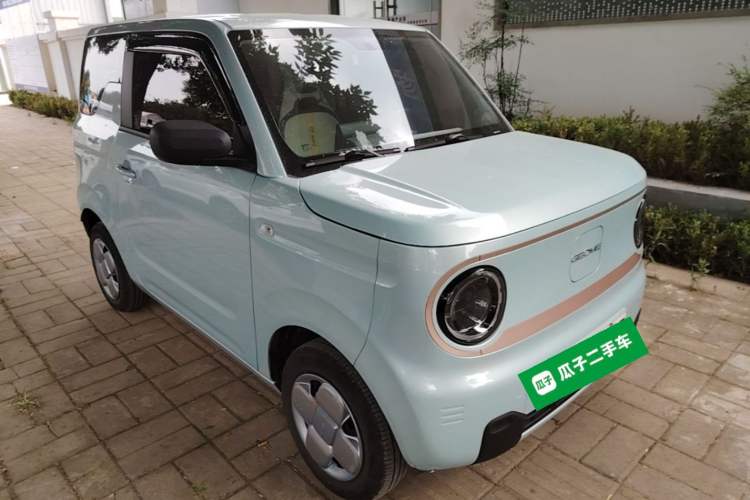 Used Geely Galaxy Panda 2024 Panda Mini 200km Endurance Bear Front Right 45 Deg