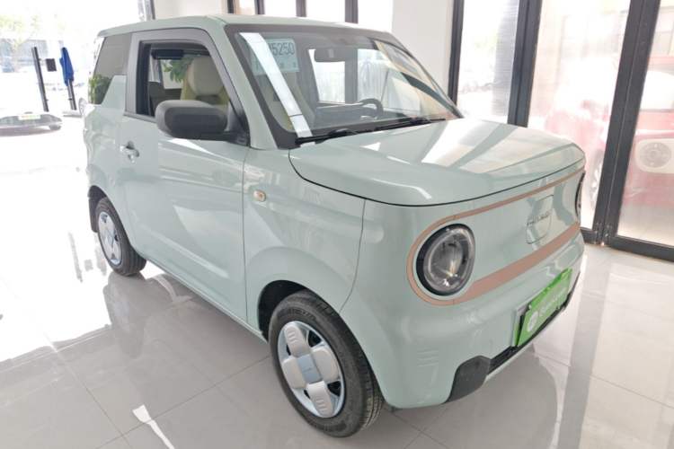 Used Geely Galaxy Panda 2024 Panda Mini 200km Endurance Bear Front Right 45 Deg