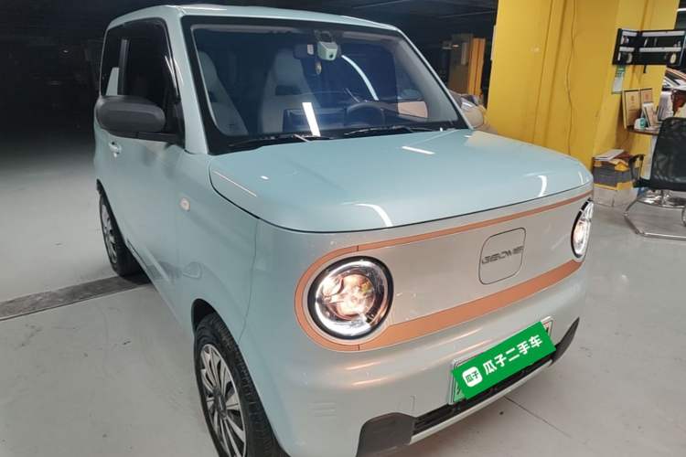Used Geely Galaxy Panda 2024 Panda Mini 200km Endurance Bear Front Right 45 Deg